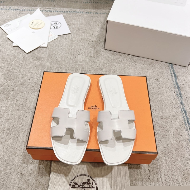 H**mes slippers